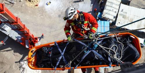اجرای مانور اطفاء حریق و امداد و نجات در محل پروژه بلند مرتبه 270 واحدی افق بنیاد مسکن قم