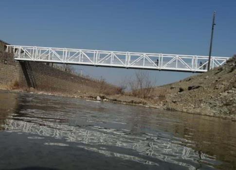احداث پل فلزی روستای دولت آباد طغرود
